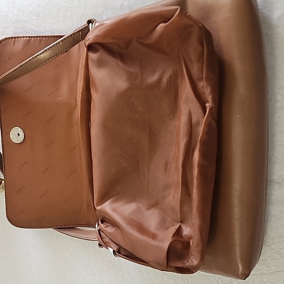 EWM Women's Small Tan Colored  Shoulder Bag - Picture 6 of 11